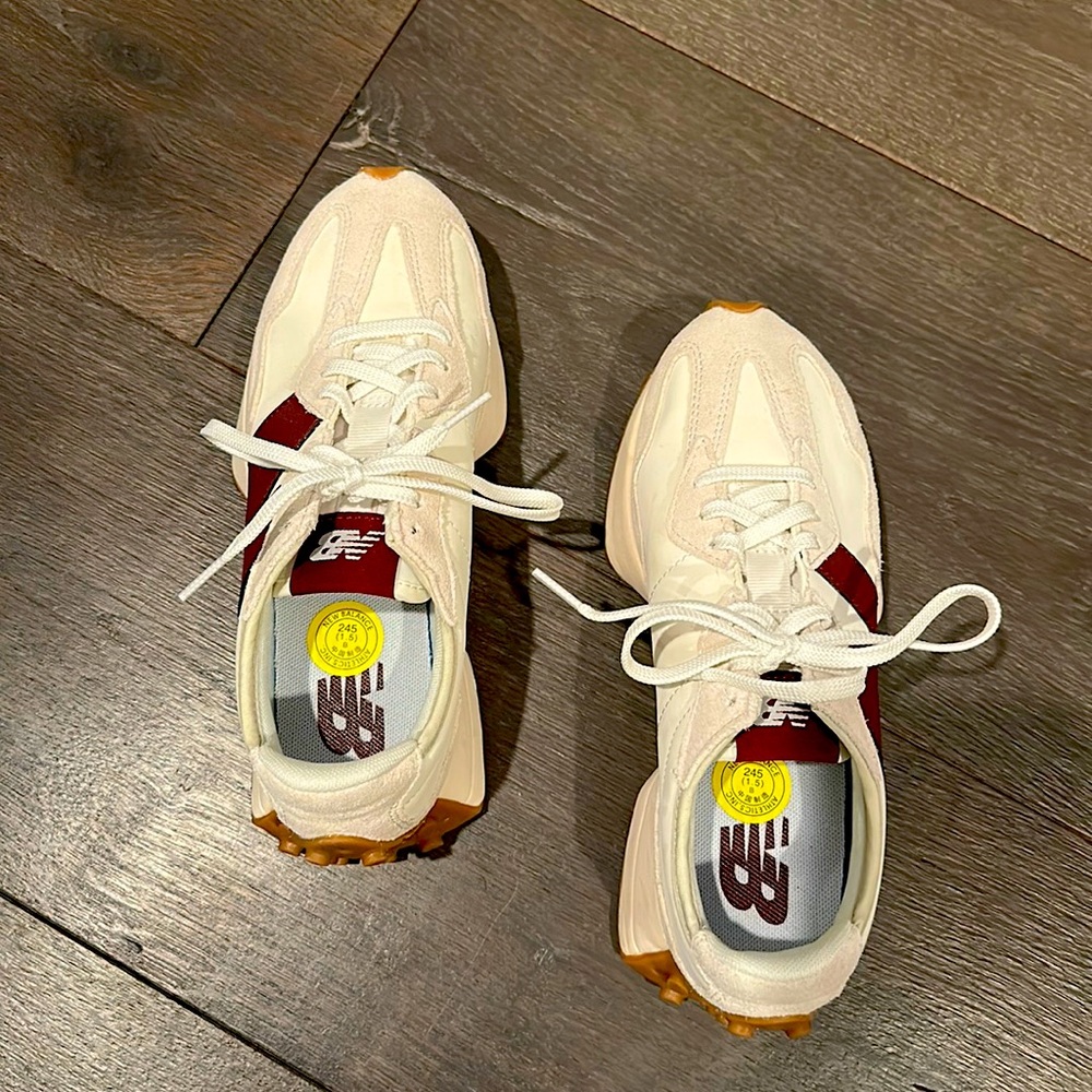 NEW BALANCE 327 cream with deep wine